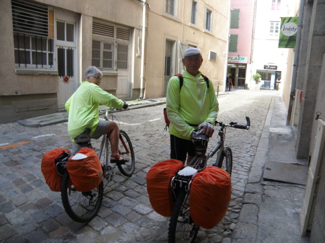 Pélerins à vélo...ils sont partis de la rue Oddo de Gissey !