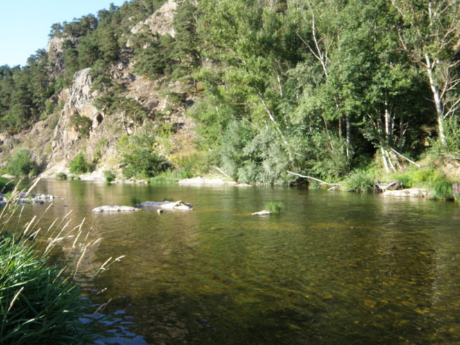 La Loire peut rivaliser avec l'Ardèche : se baigner près du Puy-en-Velay