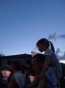 La vigile du 14 Août, procession aux flambeaux : quand la ville du Puy s'illumine de sa foi.
