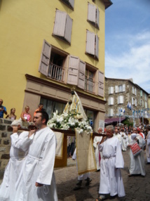 Le 15 Août, une manifestation unique de beauté et de foi.