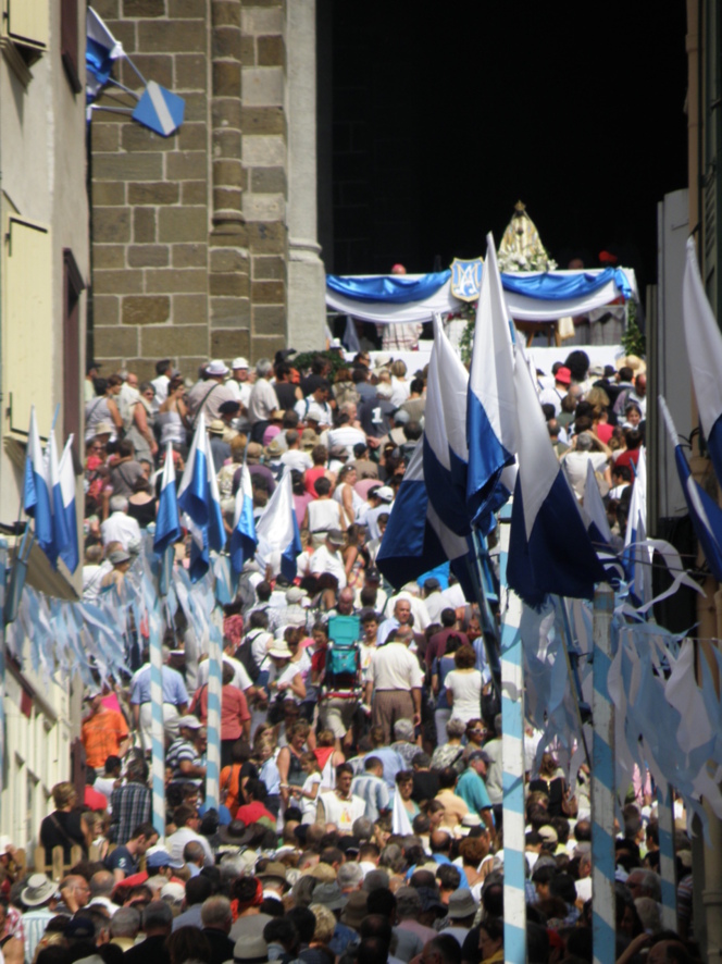 Le 15 Août, une manifestation unique de beauté et de foi.