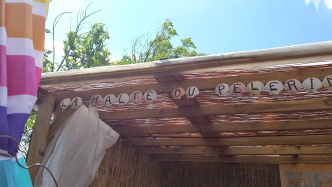 Partir tôt le matin, randonneuses et pèlerines...Première étape du Chemin! Quelques trucs à savoir. Partir tôt le matin, randonneuses et pèlerines...Première étape du Chemin! Quelques trucs à savoir.