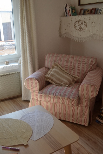 Désormais, les chambres Cosy ont un petit salon de détente en plus...avec deux bons fauteuils.....