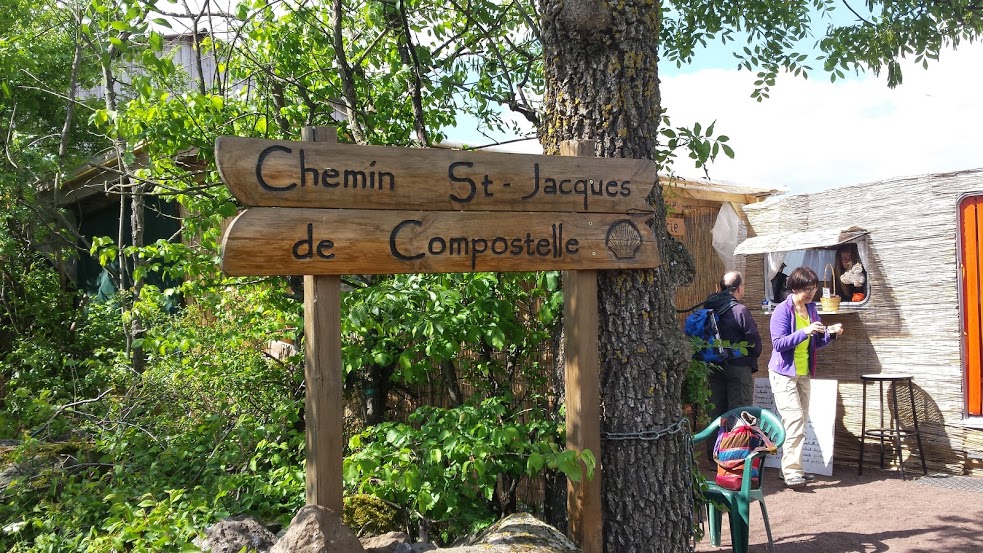 Partir tôt le matin, randonneuses et pèlerines...Première étape du Chemin! Quelques trucs à savoir.