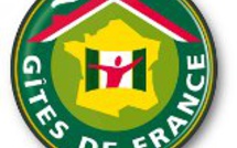 Réserver via Gîtes de France Haute-Loire, le savoir-accueillir local.